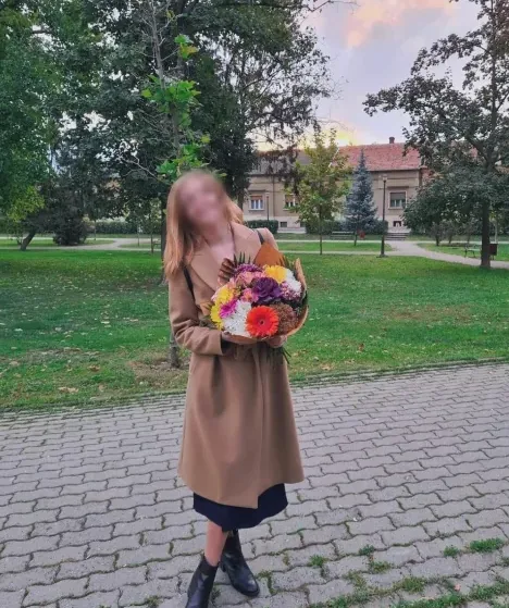 Amira, 35