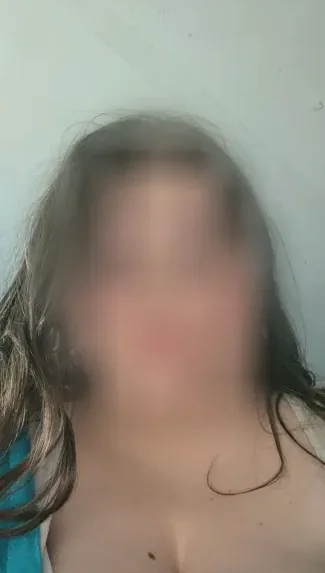 Andrea, 24