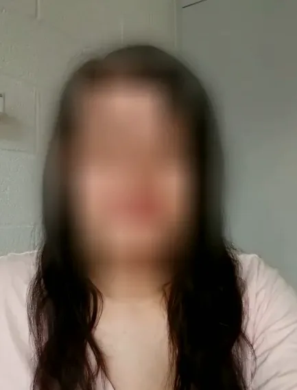 Cecilie, 33