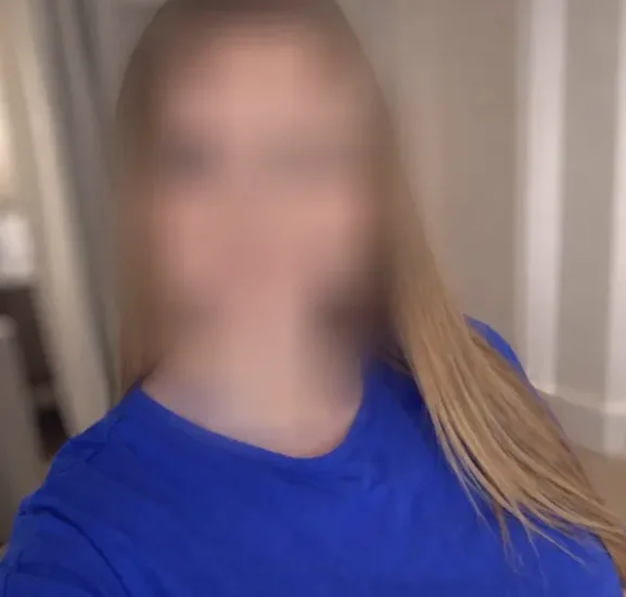 Ella, 39