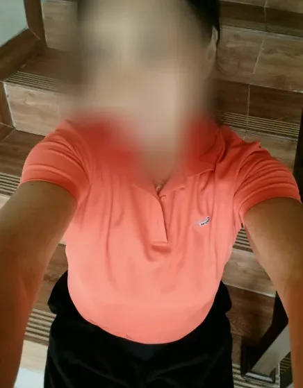 Ellen, 40