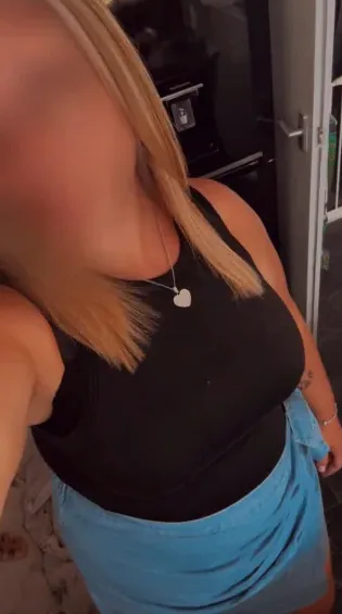 Karoline, 28