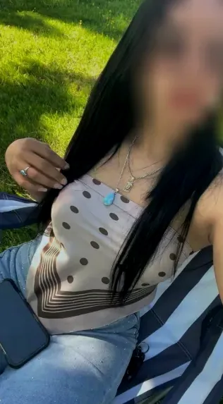 Marianne, 25