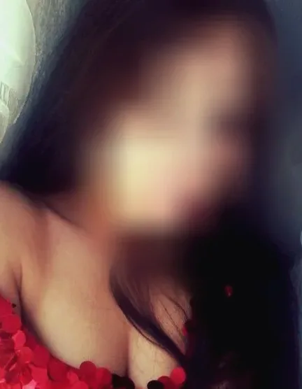Nour, 30
