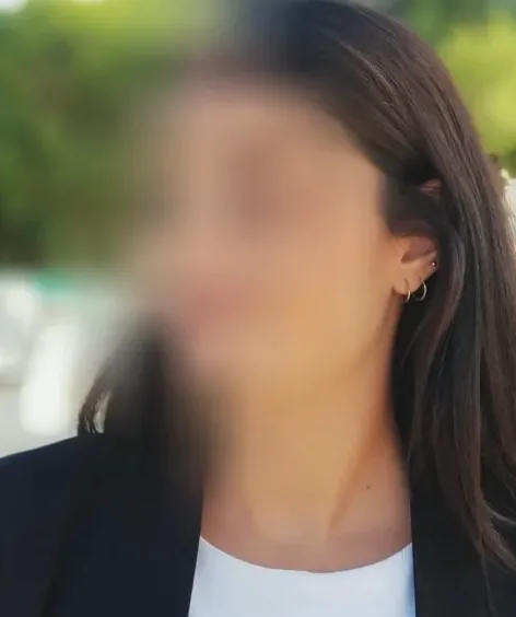 Simone, 33