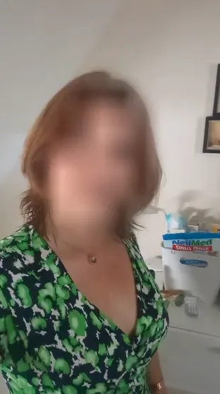 Sofia, 33