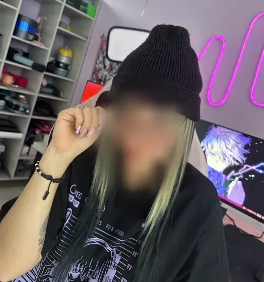 Tina, 27